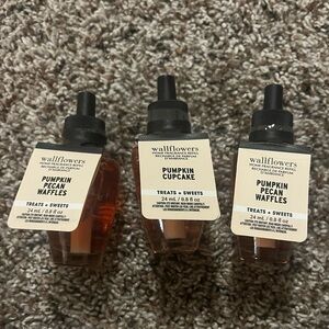Bath & Body Works Pumpkin Pecan Waffles and Pumpkin Cupcake Wallflowers